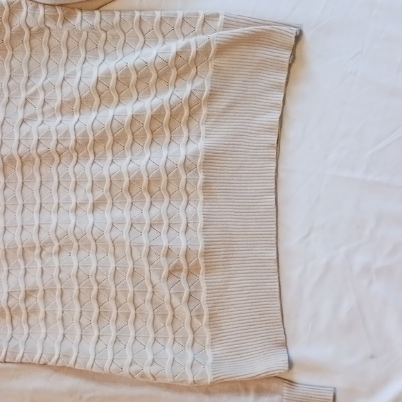 Sweater - Picture 5 of 8